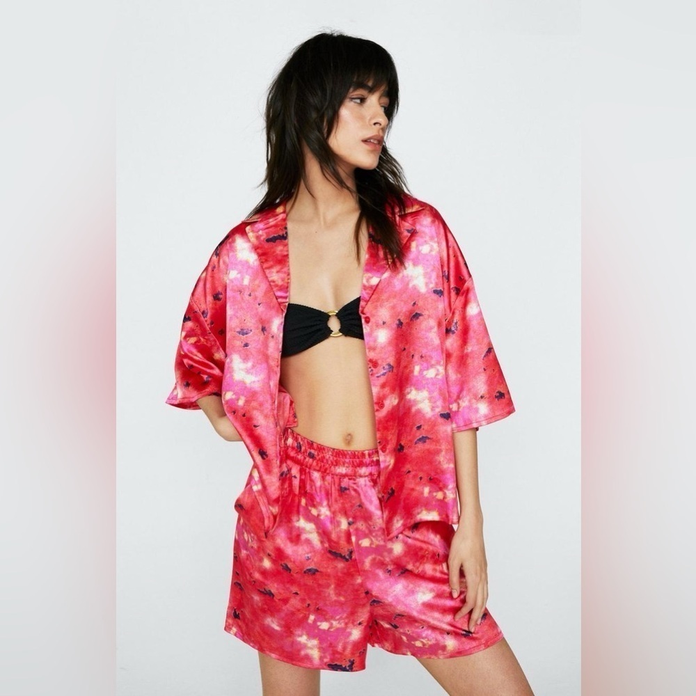 Nasty Gal Textured Satin Tie Dye Flippy Shorts Pink Nwot Size 8